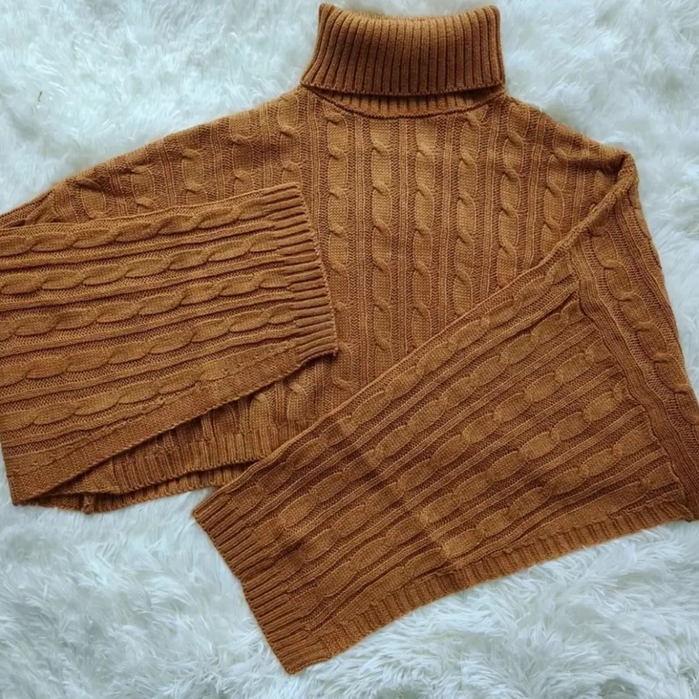 Turtleneck cropped sweater